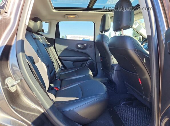 3C4NJDDBXMT545282 2021 JEEP COMPASS Gray Widok komory silnika