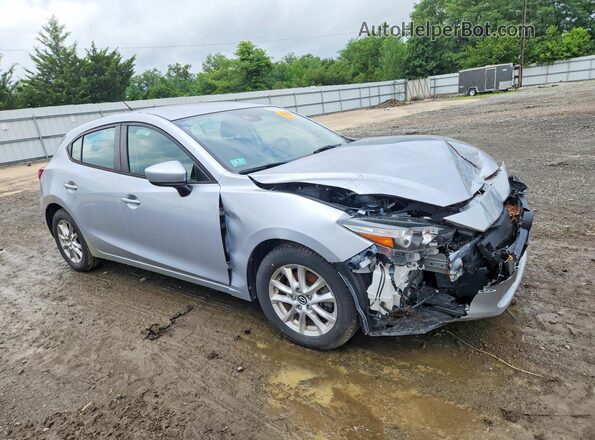 3MZBN1K77JM231354 2018 MAZDA 3 Silver Widok z przodu