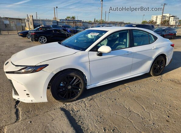 4T1DBADK8TU046424 2026 TOYOTA CAMRY White Tył lewy