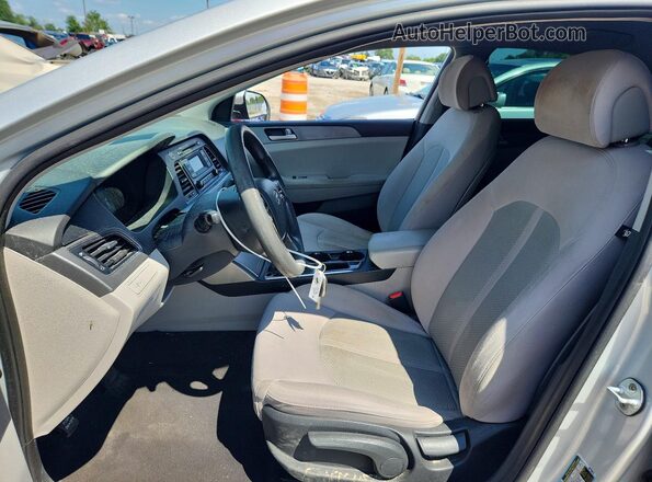 5NPE24AF7HH470647 2017 HYUNDAI SONATA Silver Առջևի վահանակի տեսք