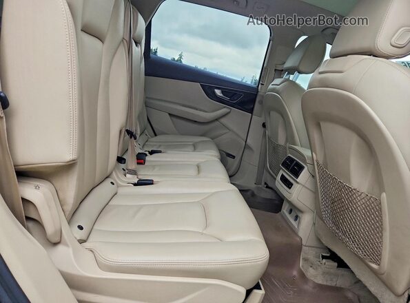 WA1LAAF70JD015493 2018 AUDI Q7 Black Вид підкапотного простору