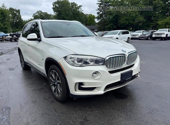 5UXKT0C55J0W02707 2018 BMW X5 White Вид спереду