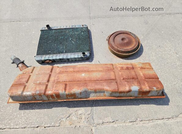 4C154S143995 1964 CHEVROLET PICKUP Turquoise Engine compartment view
