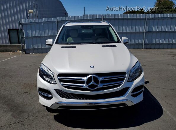 4JGDA5HB0HA877252 2017 MERCEDES-BENZ GLE White Widok z przodu