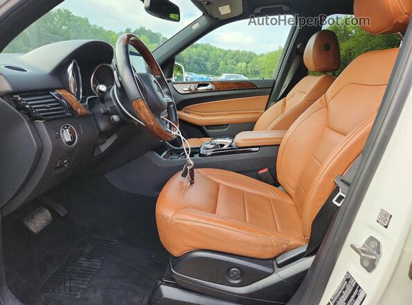 4JGDA5HB3JB075181 2018 MERCEDES-BENZ GLE White Front interior view