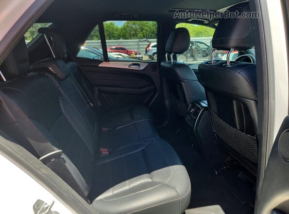 4JGDA5JB2HA905479 2017 MERCEDES-BENZ GLE White Widok wnętrza z tyłu