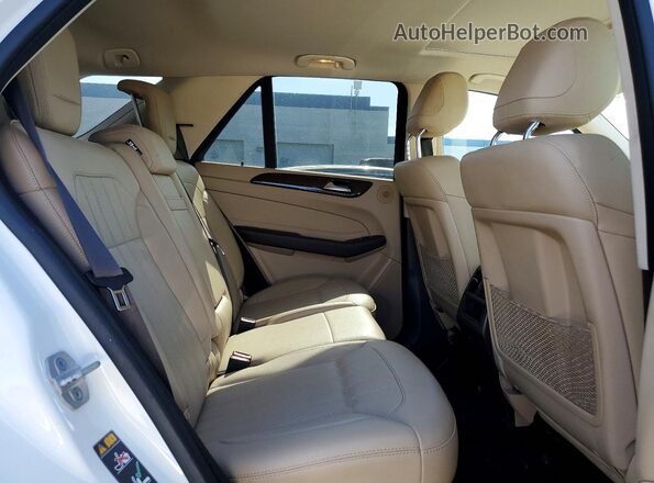 4JGDA5JB3GA751976 2016 MERCEDES-BENZ GLE White Widok wnętrza z tyłu