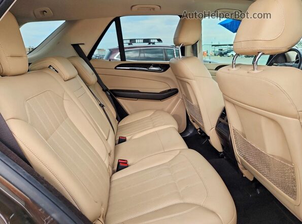 4JGDA5JB4HA981320 2017 MERCEDES-BENZ GLE Brown Vista interior trasera