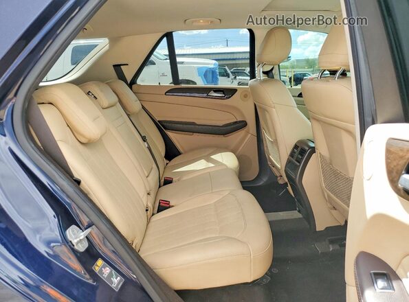 4JGDA5JB9HA927205 2017 MERCEDES-BENZ GLE Blue Widok wnętrza z tyłu