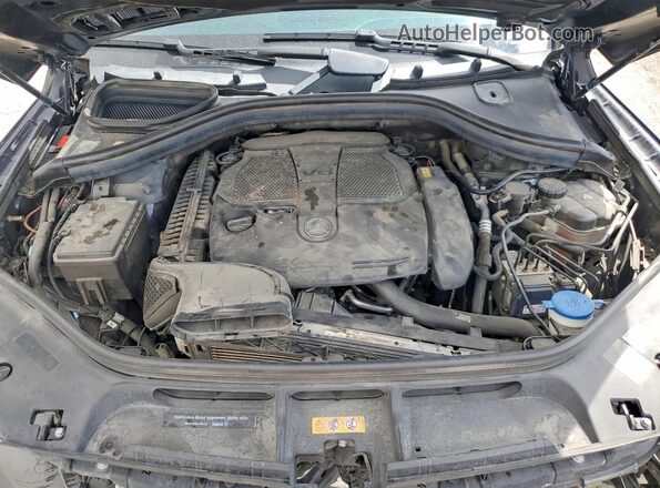 4JGDA5JB9HA927205 2017 MERCEDES-BENZ GLE Blue Widok komory silnika
