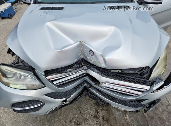 4JGDA5JBXGA687340 2016 MERCEDES-BENZ GLE Silver Vista del compartimento del motor