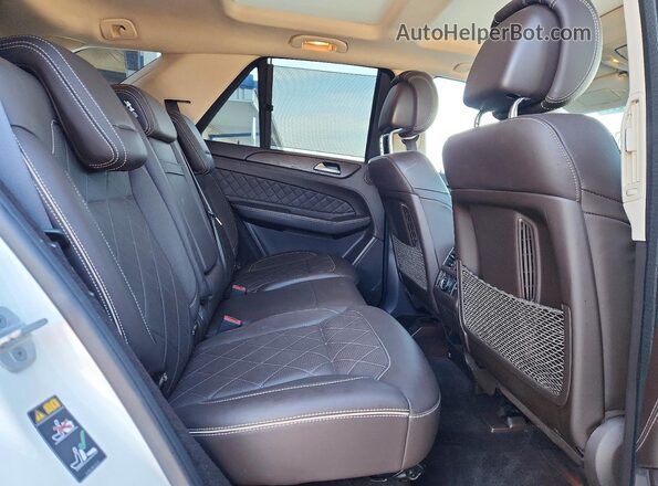 4JGDA7DB7HA841852 2017 MERCEDES-BENZ GLE White Widok tylnych siedzeń