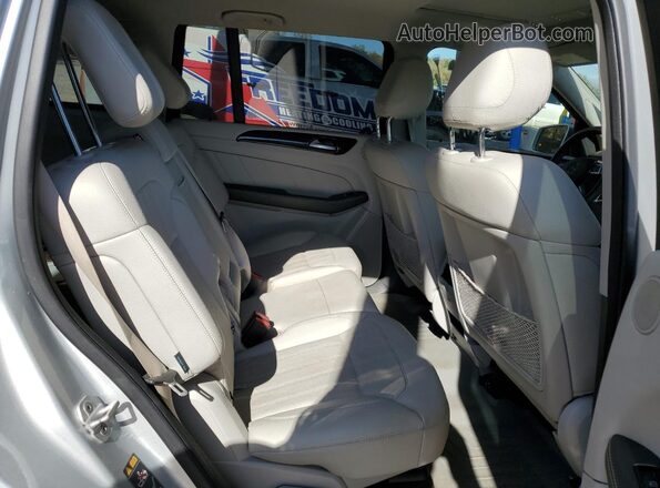 4JGDF2EE1GA674822 2016 MERCEDES-BENZ GL-CLASS Silver Vista de los asientos traseros