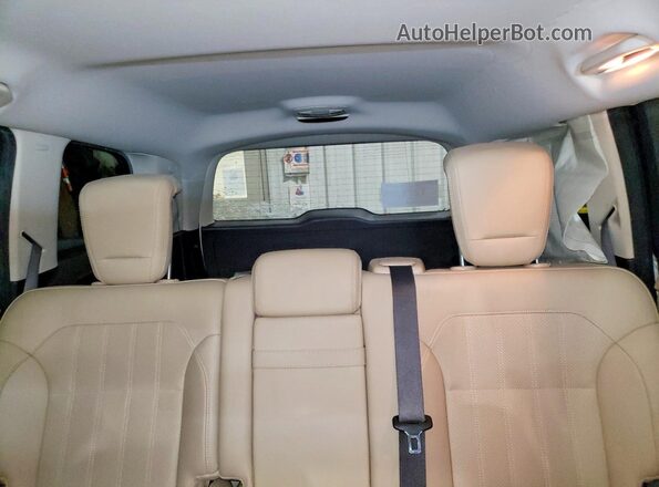 4JGDF6EE0HA884773 2017 MERCEDES-BENZ GLS White Widok tylnych siedzeń