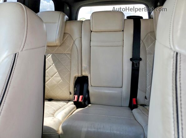 4JGDF6EE3HA884976 2017 MERCEDES-BENZ GLS Blue Rear seats view