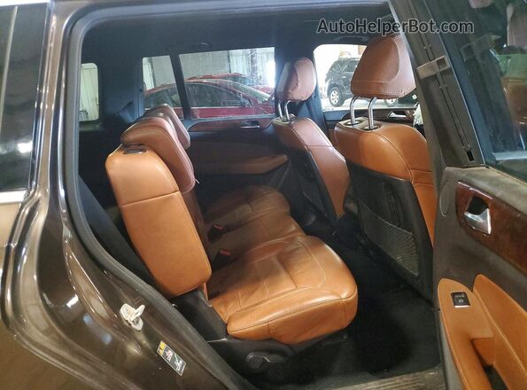 4JGDF6EE5HA762815 2017 MERCEDES-BENZ GLS Brown Вид задньої частини салону