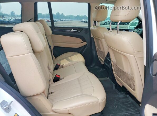 4JGDF6EE5HA820065 2017 MERCEDES-BENZ GLS White Widok wnętrza z tyłu