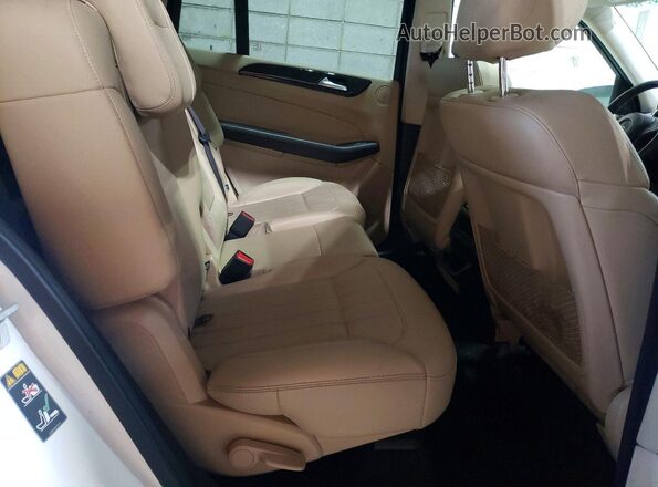 4JGDF6EE6HA752178 2017 MERCEDES-BENZ GLS White უკანა სალონის ხედი