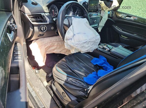 4JGDF6EE6HA797590 2017 MERCEDES-BENZ GLS Black Vista del salpicadero