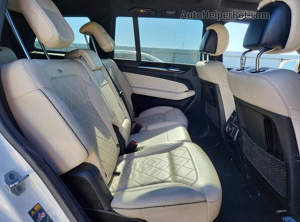 4JGDF6EE6HA947102 2017 MERCEDES-BENZ GLS White Вид задньої частини салону