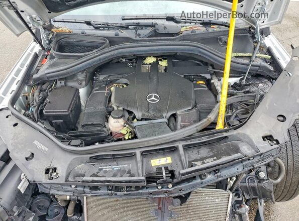 4JGDF6EE6JB050393 2018 MERCEDES-BENZ GLS Silver Vista del compartimento del motor