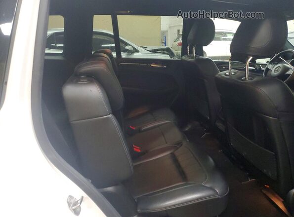4JGDF6EE6JB120765 2018 MERCEDES-BENZ GLS White Widok wnętrza z tyłu