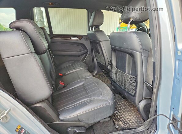 4JGDF6EE8HA897965 2017 MERCEDES-BENZ GLS Silver უკანა სავარძლების ხედი
