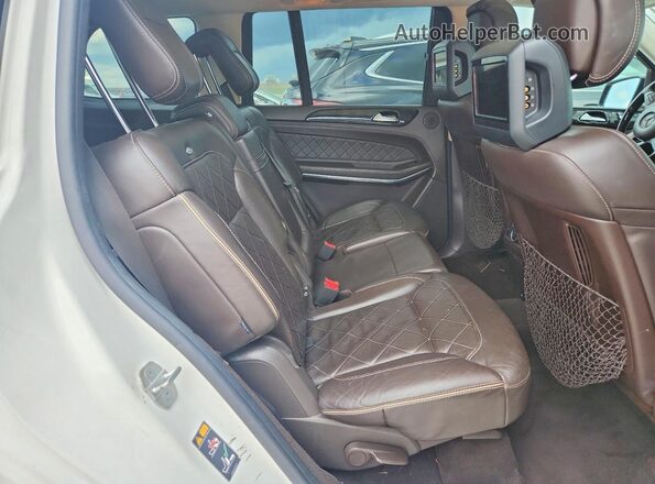 4JGDF7DE8HA774660 2017 MERCEDES-BENZ GLS White Հետևի նստատեղերի տեսք