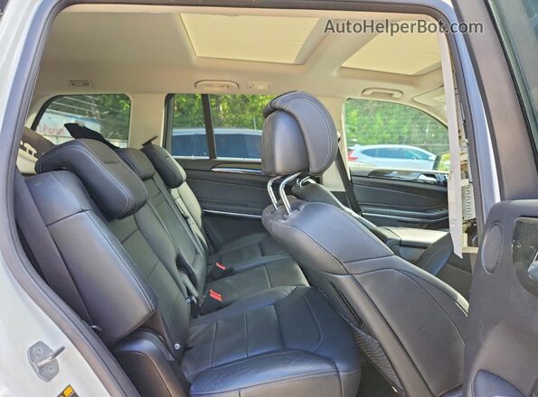 4JGDF7DE9JB137065 2018 MERCEDES-BENZ GLS White Widok wnętrza z tyłu