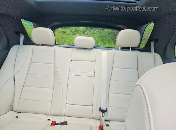 4JGFB4FB2SB468562 2025 MERCEDES-BENZ GLE White Rear seats view