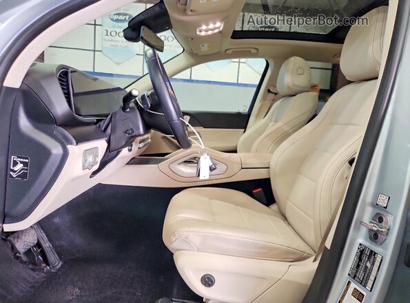 4JGFB4FB9SB281934 2025 MERCEDES-BENZ GLE Silver Front interior view