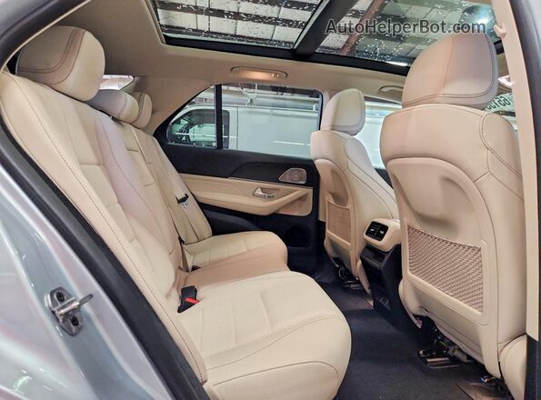 4JGFB4FB9SB281934 2025 MERCEDES-BENZ GLE Silver Rear interior view