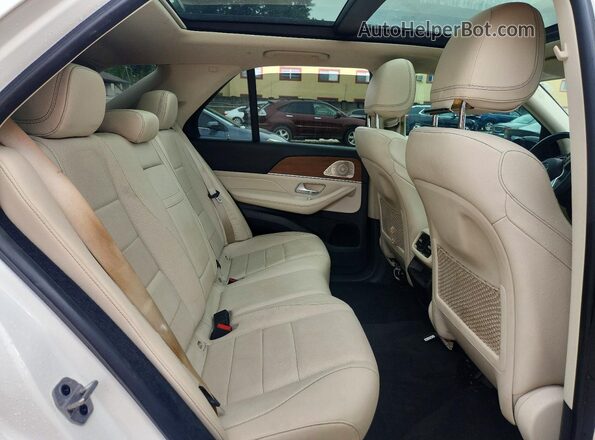 4JGFB4JB6NA601745 2022 MERCEDES-BENZ GLE White Widok tylnych siedzeń