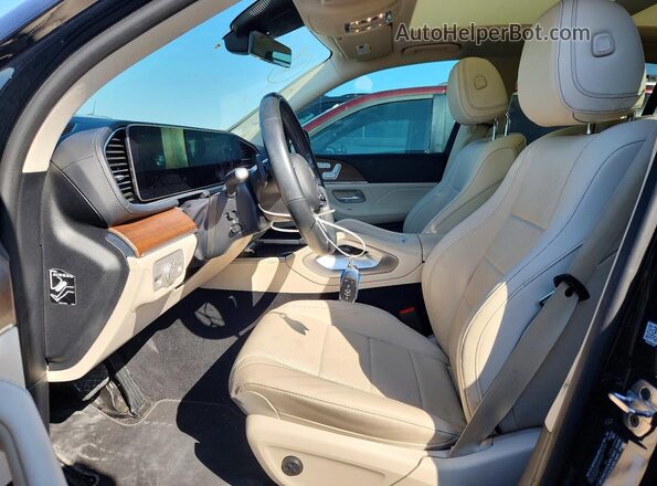 4JGFB4JB6NA754769 2022 MERCEDES-BENZ GLE Green Front interior view