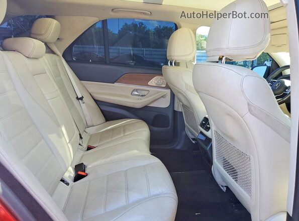 4JGFB4JB9MA535688 2021 MERCEDES-BENZ GLE Red Widok tylnych siedzeń