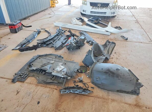 4JGFB4KB0NA582916 2022 MERCEDES-BENZ GLE White Engine compartment view