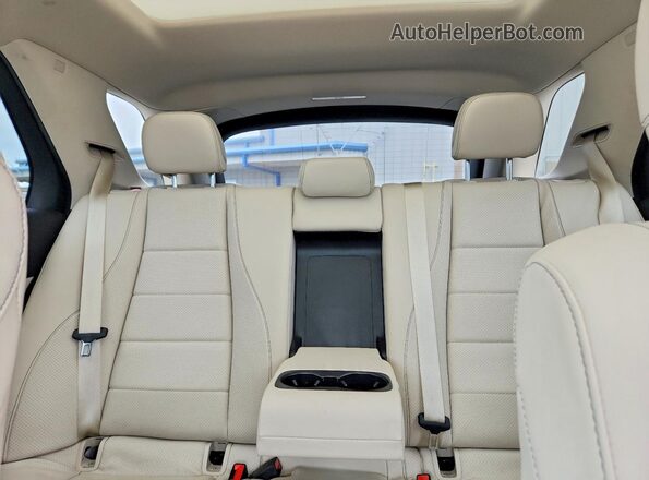 4JGFB4KB5MA500032 2021 MERCEDES-BENZ GLE Silver Widok tylnych siedzeń
