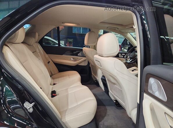 4JGFB4KB8LA092754 2020 MERCEDES-BENZ GLE Green Widok wnętrza z tyłu