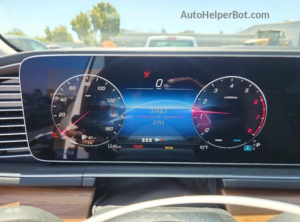 4JGFB5KB1TB540882 2026 MERCEDES-BENZ GLE White Instrument cluster view