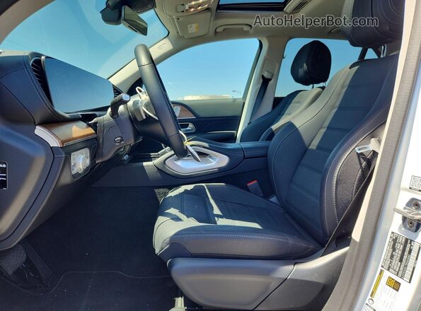 4JGFB5KB1TB540882 2026 MERCEDES-BENZ GLE White Front interior view