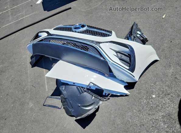 4JGFB5KB1TB540882 2026 MERCEDES-BENZ GLE White Engine compartment view