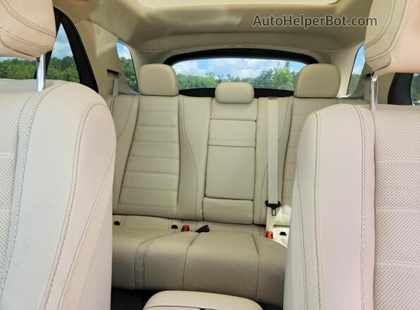 4JGFB5KB6RB083043 2024 MERCEDES-BENZ GLE White Rear seats view