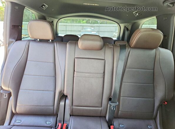 4JGFF5KE0NA796809 2022 MERCEDES-BENZ GLS White Vista de los asientos traseros