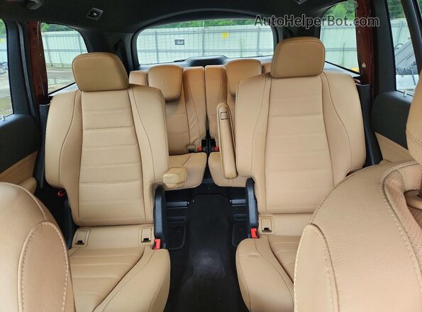 4JGFF5KE7RB181528 2024 MERCEDES-BENZ GLS Red Widok tylnych siedzeń