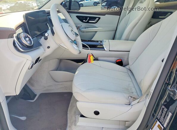 4JGGM1CB0SA059807 2025 MERCEDES-BENZ EQE Зеленый Вид салона спереди