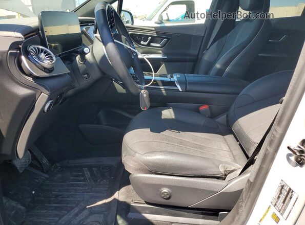 4JGGM1CB8RA050573 2024 MERCEDES-BENZ EQE Silver Սալոնի դիմացի տեսք