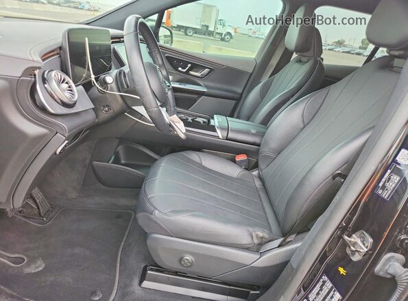 4JGGM2CB9PA037575 2023 MERCEDES-BENZ EQE Black Widok wnętrza z przodu