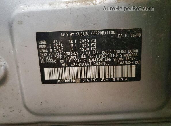 4S3BNAA61J3046102 2018 SUBARU LEGACY Silver Vista del compartimento del motor