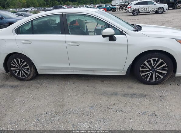 4S3BNAC62J3026437 2018 SUBARU LEGACY Белый Вид задней части салона