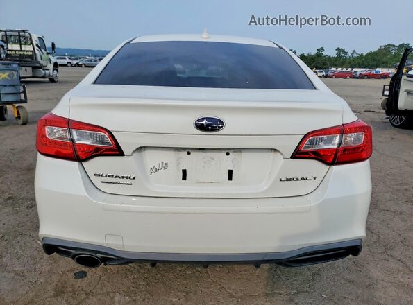 4S3BNAC62J3029662 2018 SUBARU LEGACY White უკანა ხედი